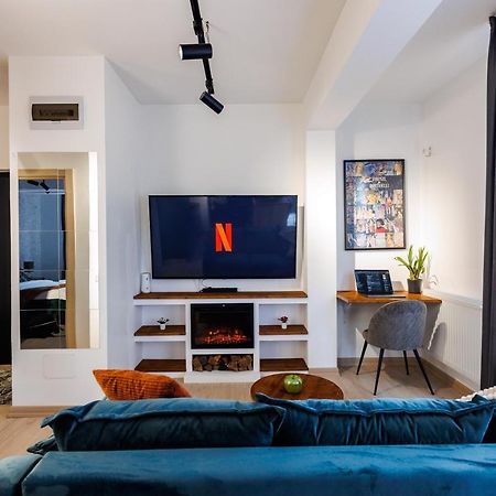Touchdown Apartment Near Bucharest Airport Otopeni Bagian luar foto