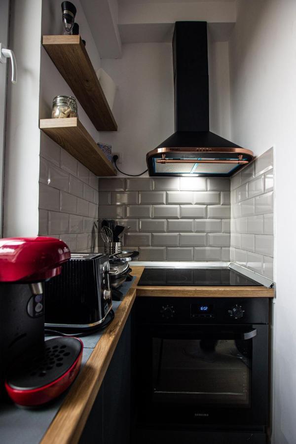 Touchdown Apartment Near Bucharest Airport Otopeni Bagian luar foto