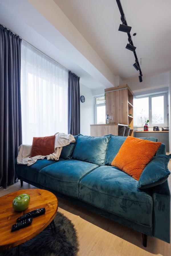 Touchdown Apartment Near Bucharest Airport Otopeni Bagian luar foto