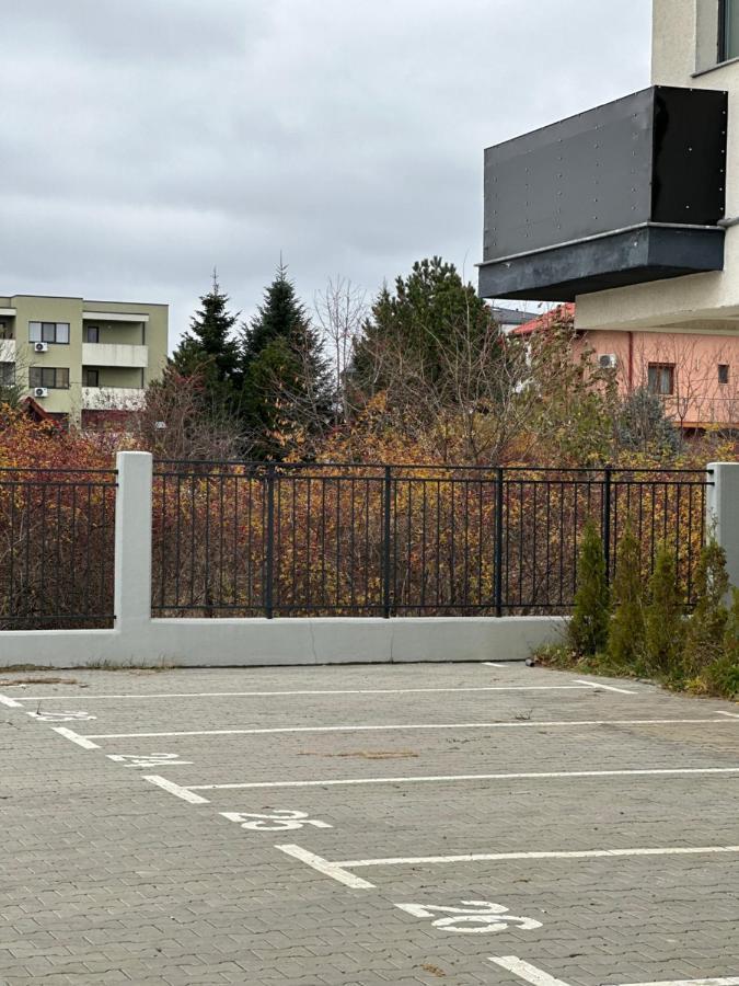 Touchdown Apartment Near Bucharest Airport Otopeni Bagian luar foto